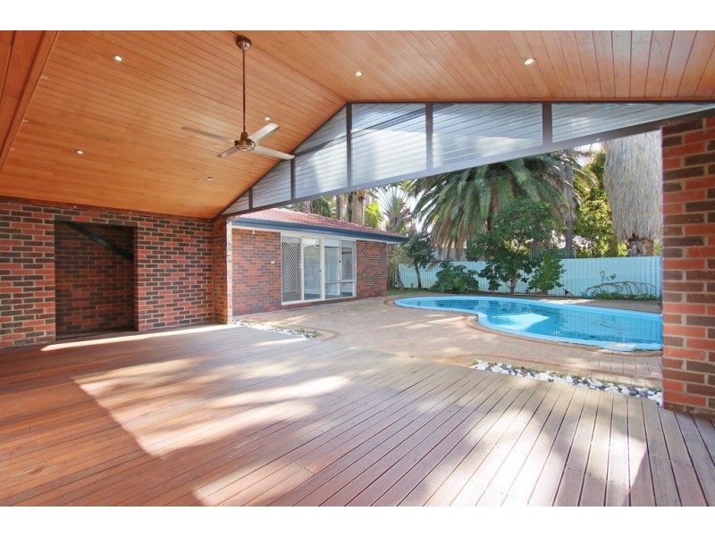 41 Hibbertia Crescent, Riverton WA 6148