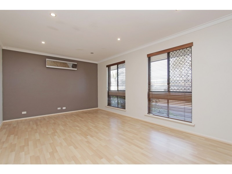 41 Hibbertia Crescent, Riverton WA 6148