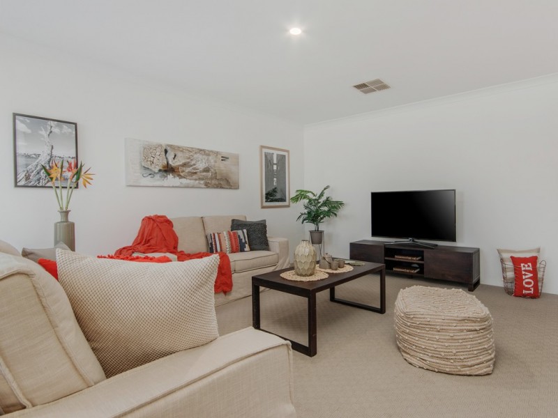 28 Lismore Ridge, Lakelands WA 6180