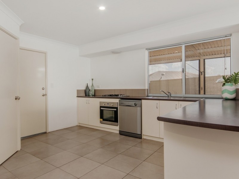 28 Lismore Ridge, Lakelands WA 6180