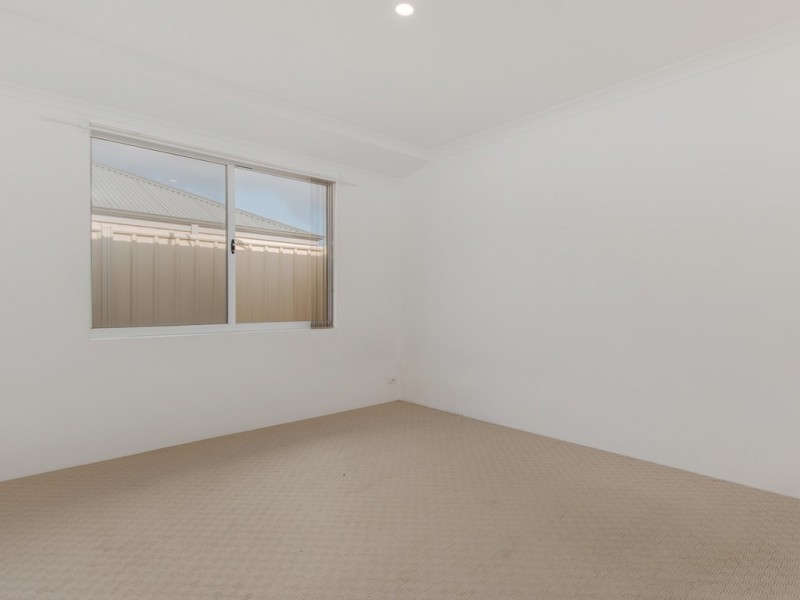 28 Lismore Ridge, Lakelands WA 6180