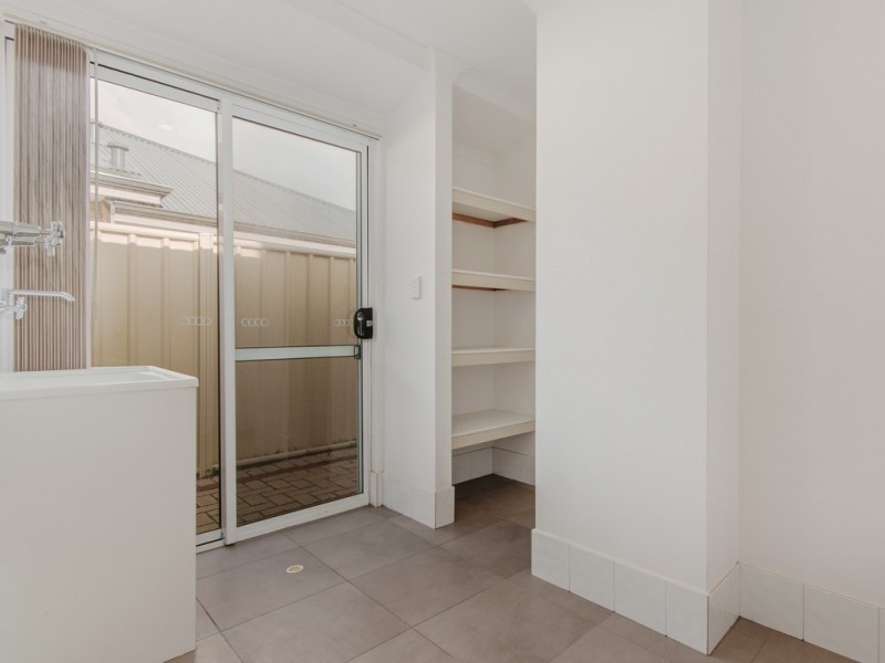 28 Lismore Ridge, Lakelands WA 6180