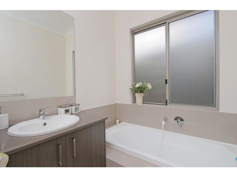 12 Bellingham Parade, Wellard WA 6170