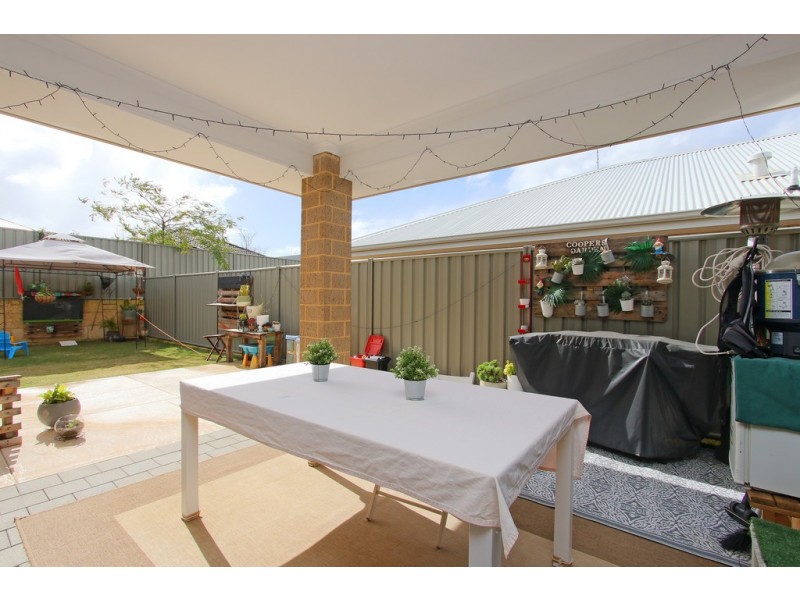 12 Bellingham Parade, Wellard WA 6170