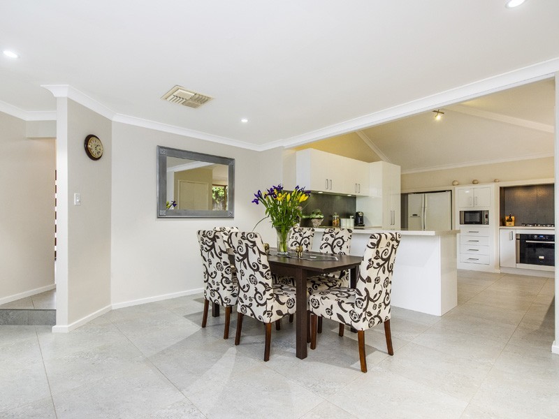 10 Levey Rise, Winthrop WA 6150