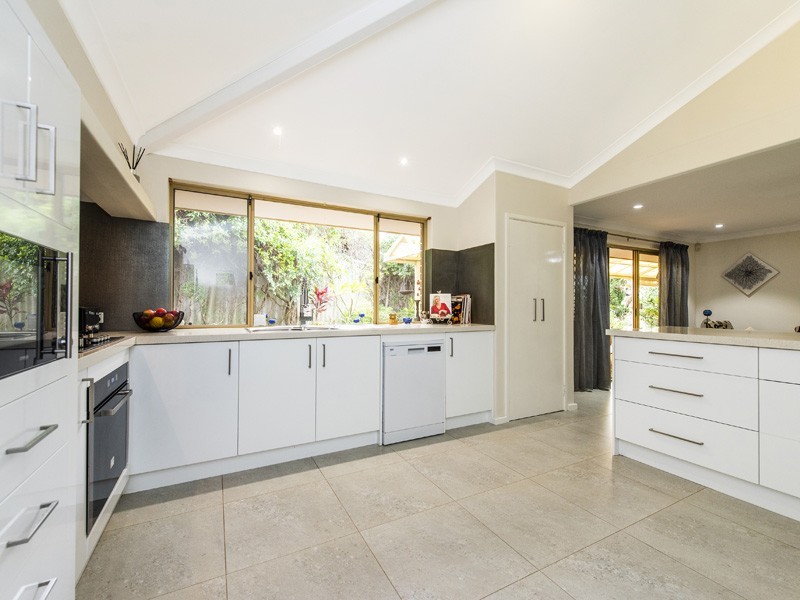 10 Levey Rise, Winthrop WA 6150