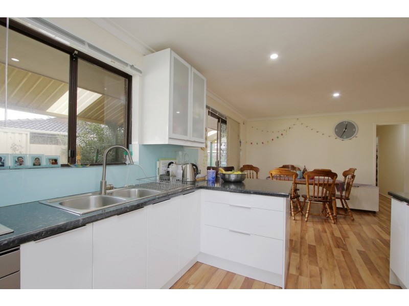 32 Rushbrook Way, Thornlie WA 6108