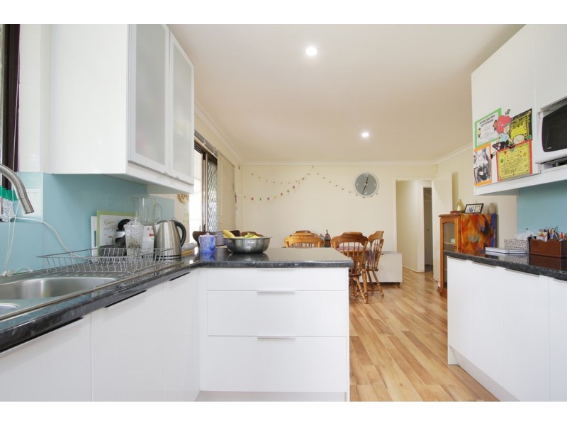 32 Rushbrook Way, Thornlie WA 6108