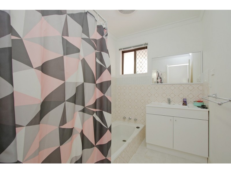 32 Rushbrook Way, Thornlie WA 6108