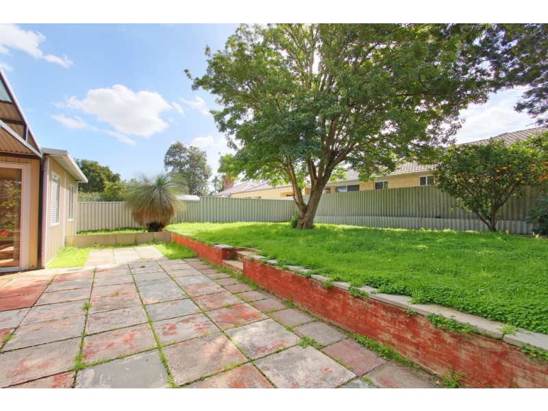 9 Kenwick Way, Balga WA 6061