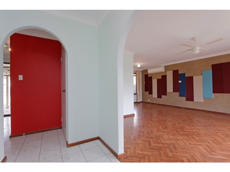 28 Meadowbrook Drive, Parkwood WA 6147