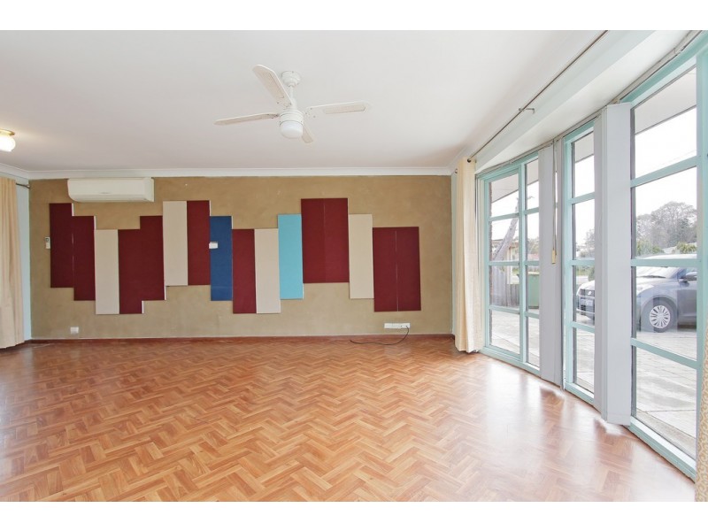 28 Meadowbrook Drive, Parkwood WA 6147