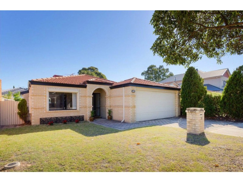 13 Cowan St, Alfred Cove WA 6154