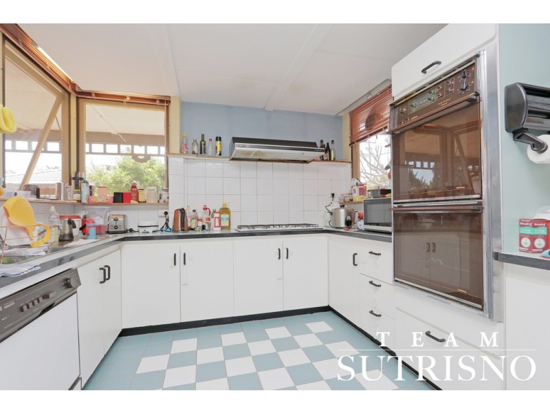 79 Meadowbrook Drive, Parkwood WA 6147