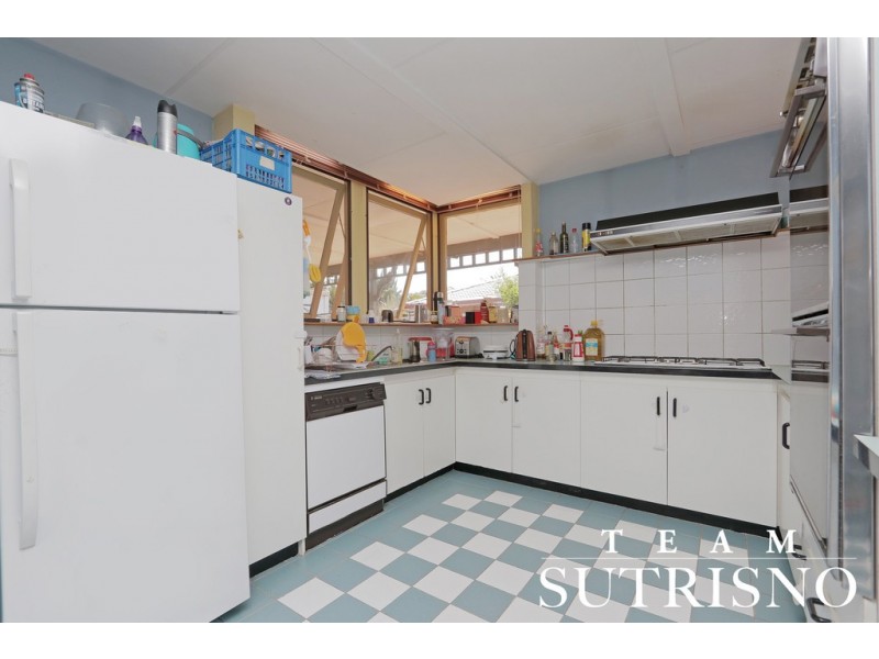 79 Meadowbrook Drive, Parkwood WA 6147