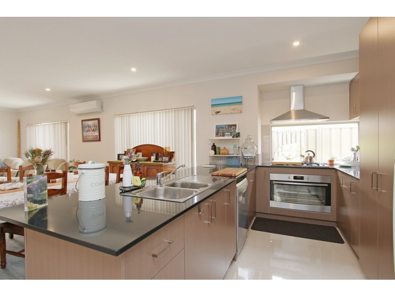 12 Bellingham Parade, Wellard WA 6170