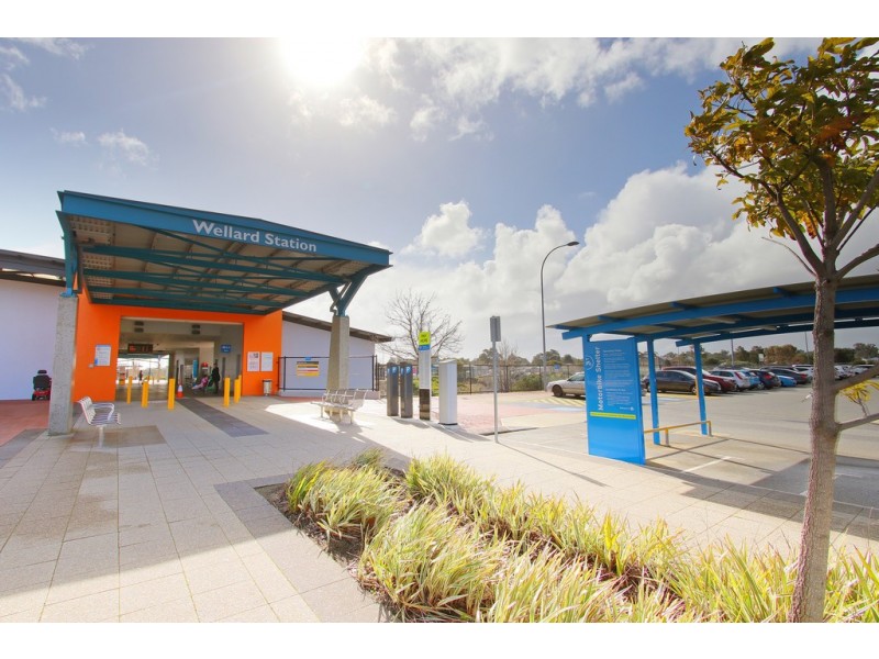 12 Bellingham Parade, Wellard WA 6170