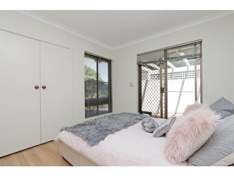1/297 Preston Point Rd, Bicton WA 6157
