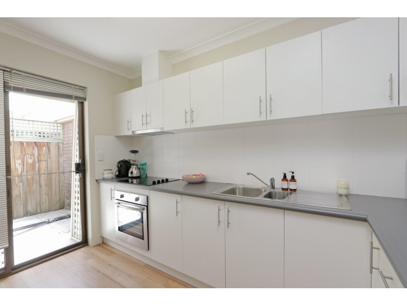 1/297 Preston Point Rd, Bicton WA 6157