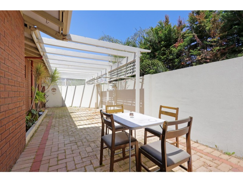 1/297 Preston Point Rd, Bicton WA 6157