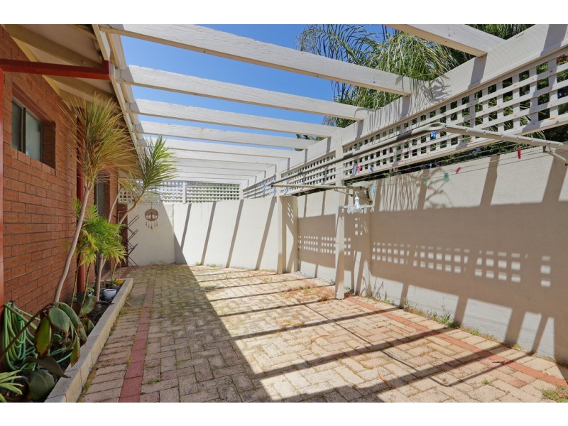 1/297 Preston Point Rd, Bicton WA 6157