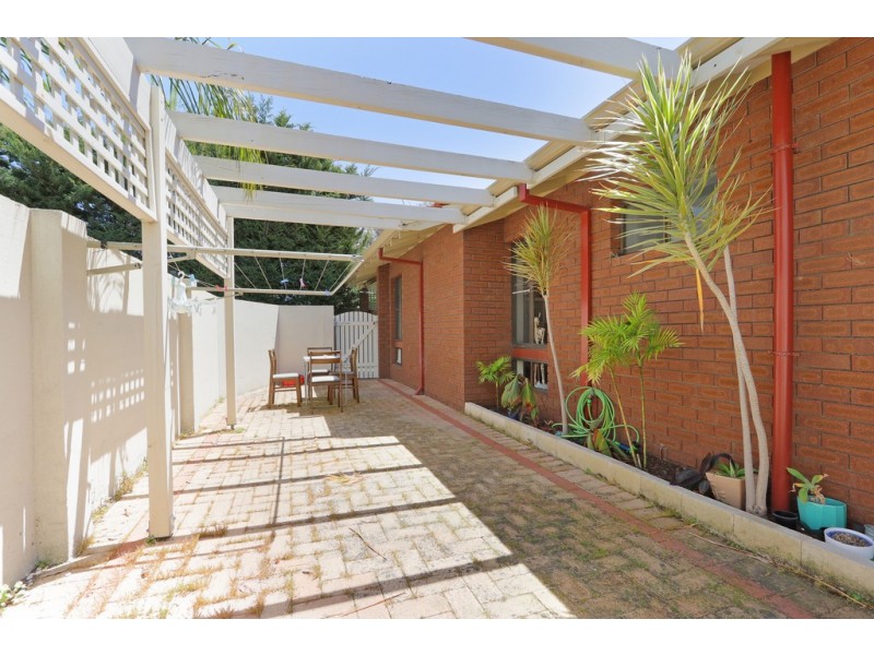 1/297 Preston Point Rd, Bicton WA 6157