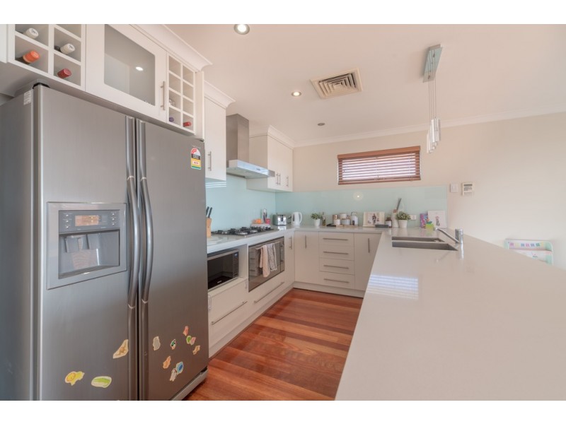 14 Seascape View, Yangebup WA 6164