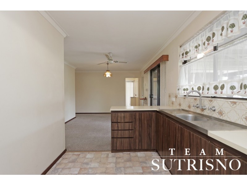 1 Grenadier Drive, Thornlie WA 6108