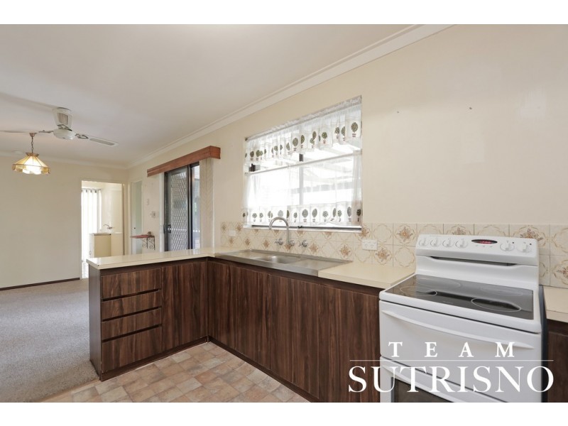 1 Grenadier Drive, Thornlie WA 6108