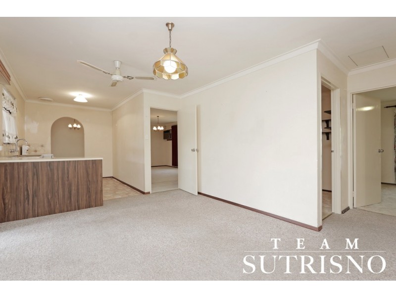 1 Grenadier Drive, Thornlie WA 6108