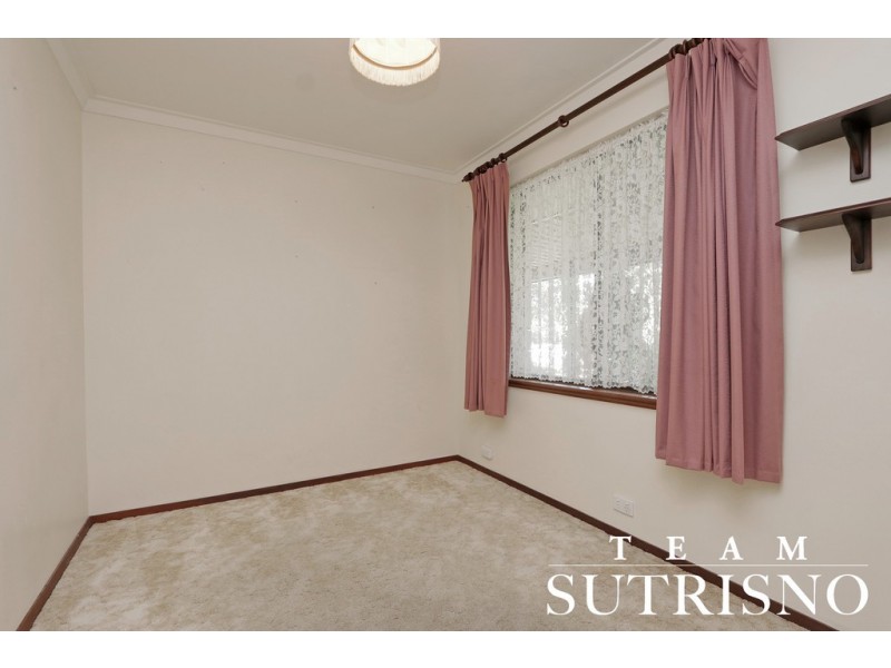 1 Grenadier Drive, Thornlie WA 6108