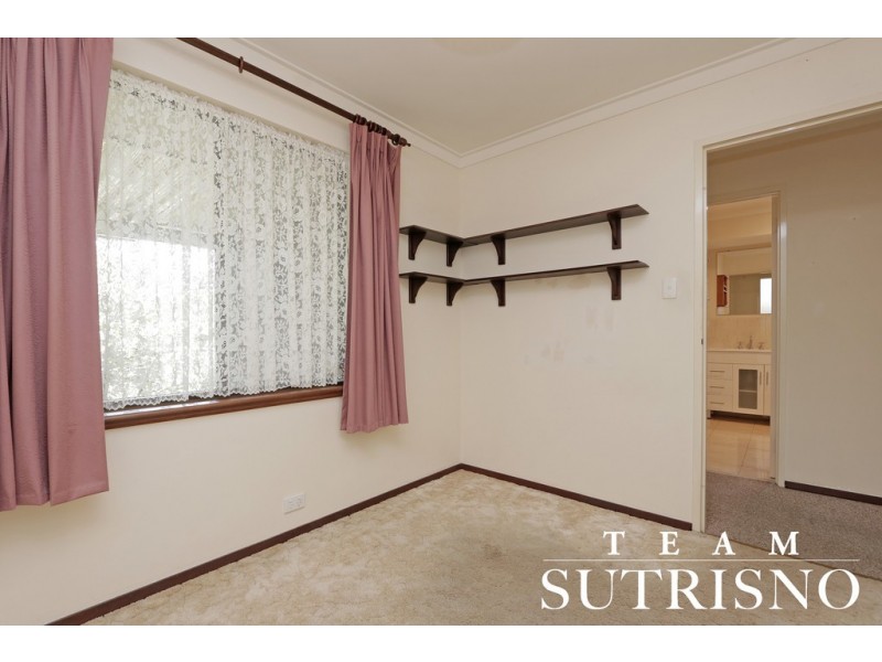 1 Grenadier Drive, Thornlie WA 6108
