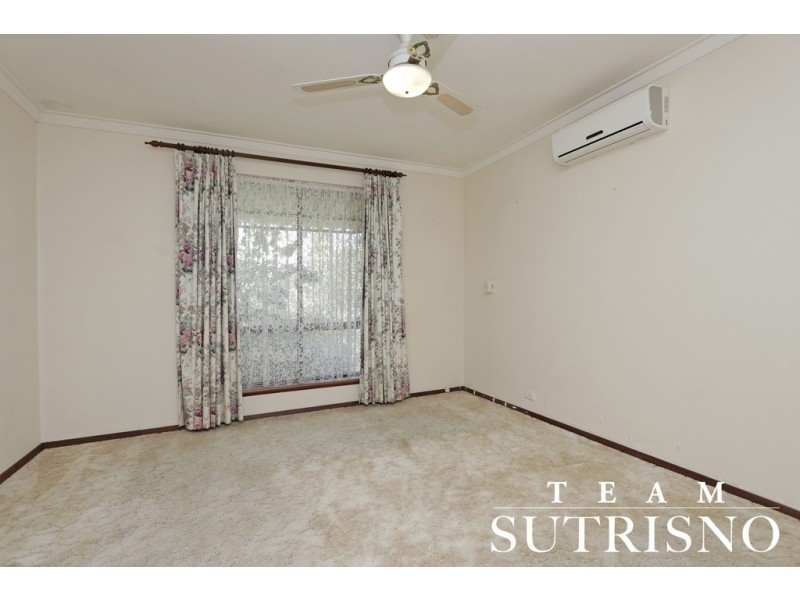 1 Grenadier Drive, Thornlie WA 6108