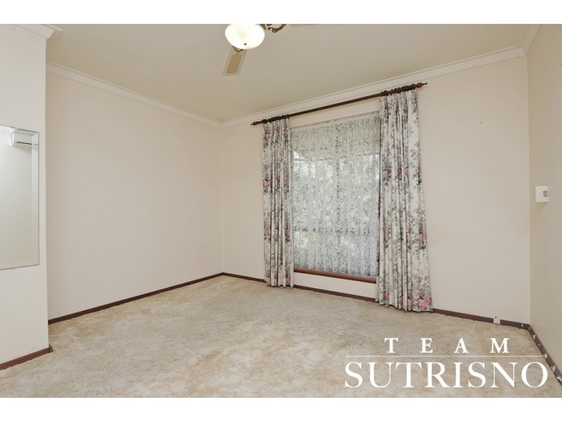 1 Grenadier Drive, Thornlie WA 6108