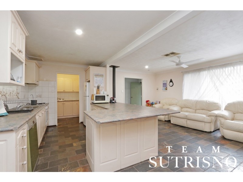 16 Merley Way, Parkwood WA 6147