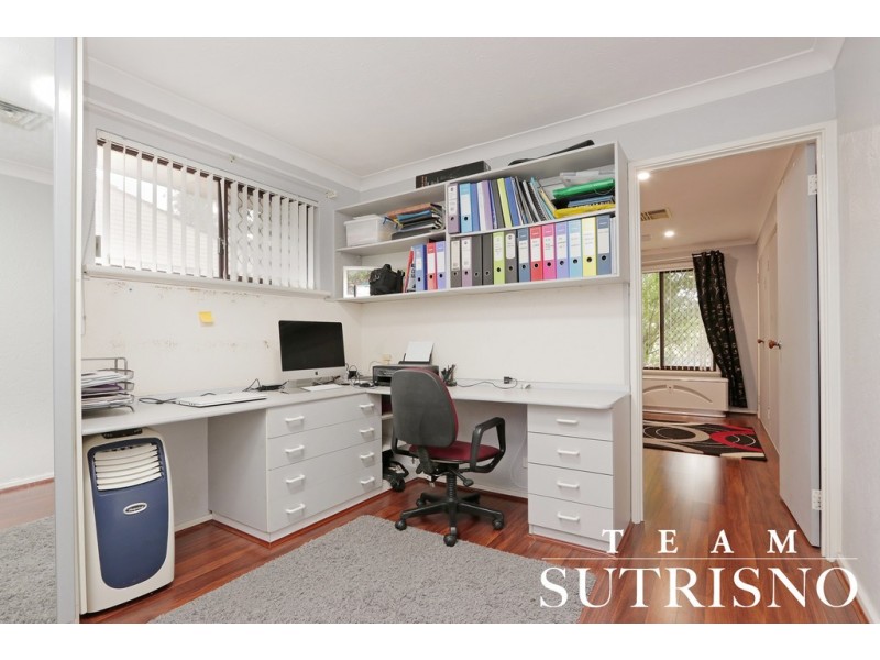 16 Merley Way, Parkwood WA 6147