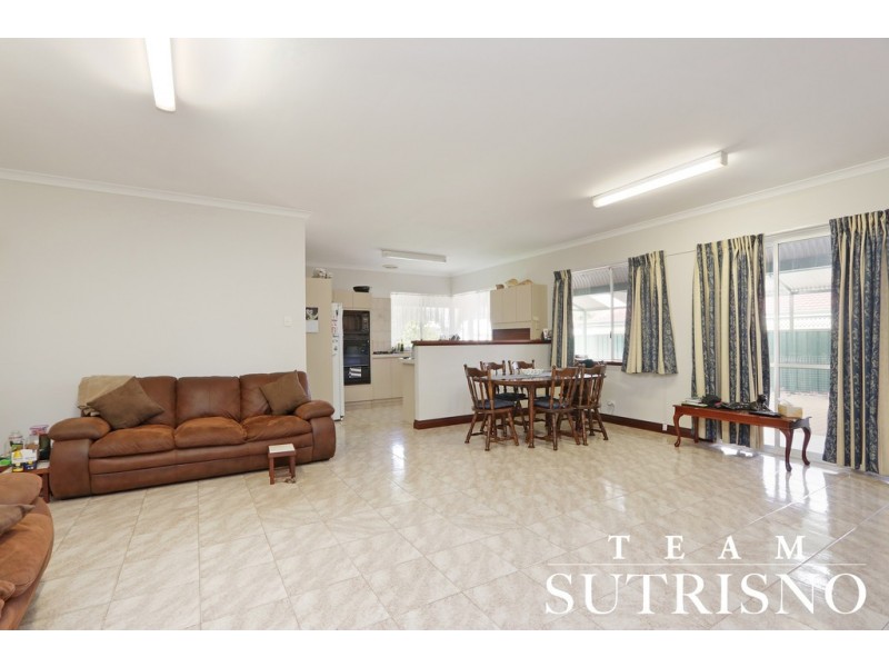 8 Glenrowan Place, Willetton WA 6155