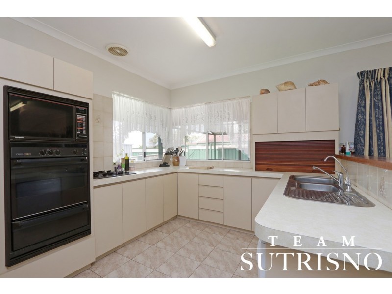 8 Glenrowan Place, Willetton WA 6155