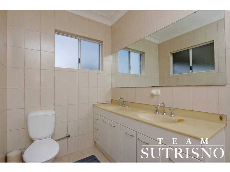 8 Glenrowan Place, Willetton WA 6155