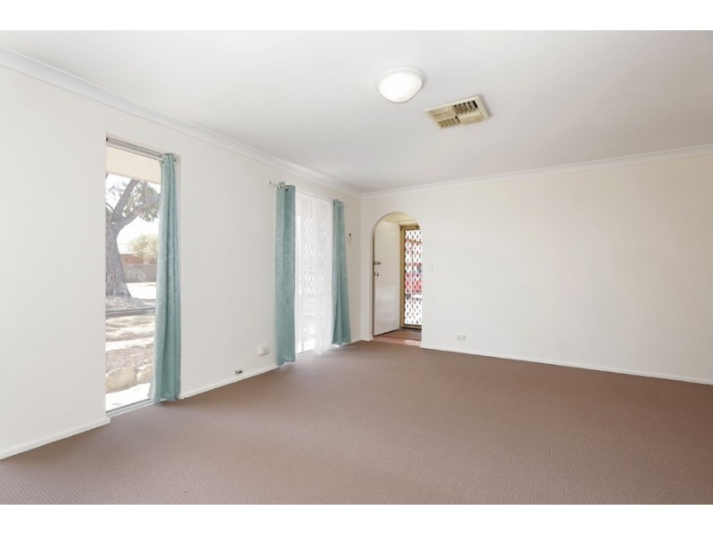 19 Greenough Way, Gosnells WA 6110