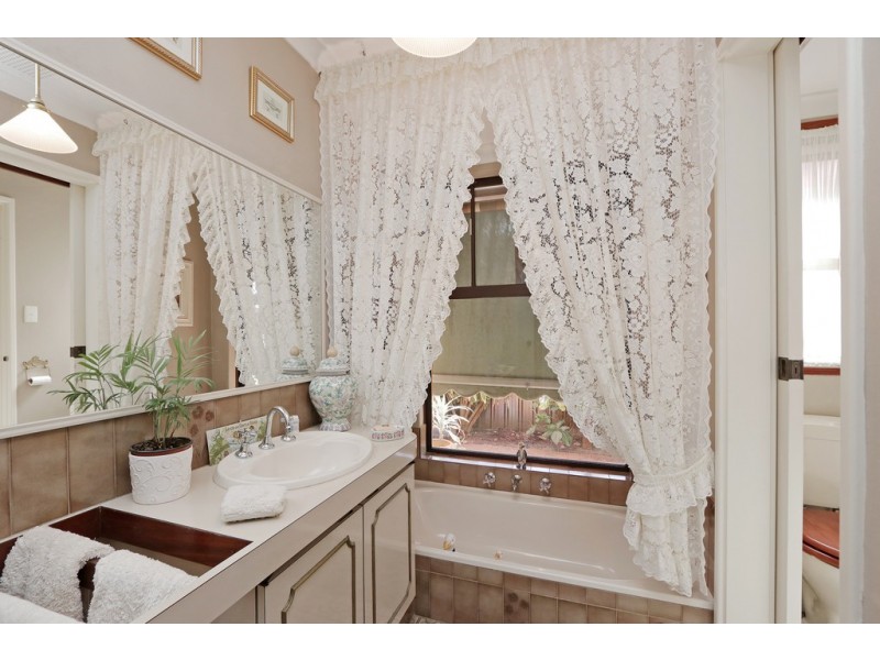 11 Nicol Road, Parkwood WA 6147