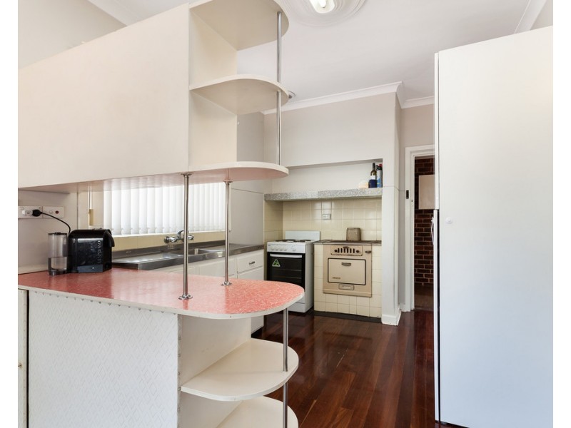 161 Kitchener Road, Alfred Cove WA 6154