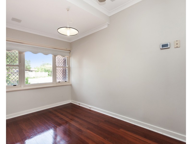 161 Kitchener Road, Alfred Cove WA 6154