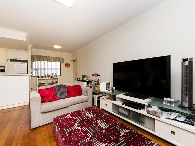 22/2 Stockton Bend, Cockburn Central WA 6164