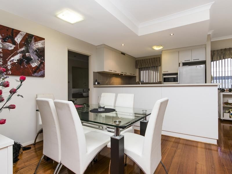 22/2 Stockton Bend, Cockburn Central WA 6164