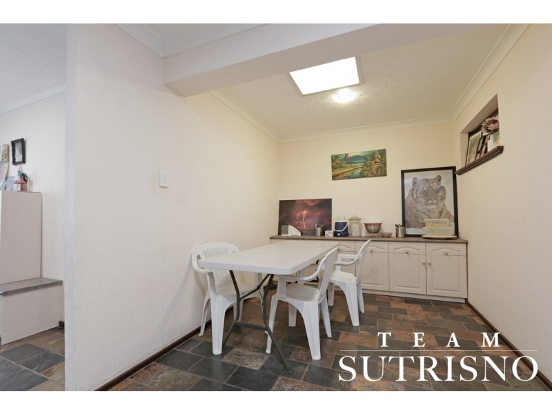 16 Merley Way, Parkwood WA 6147