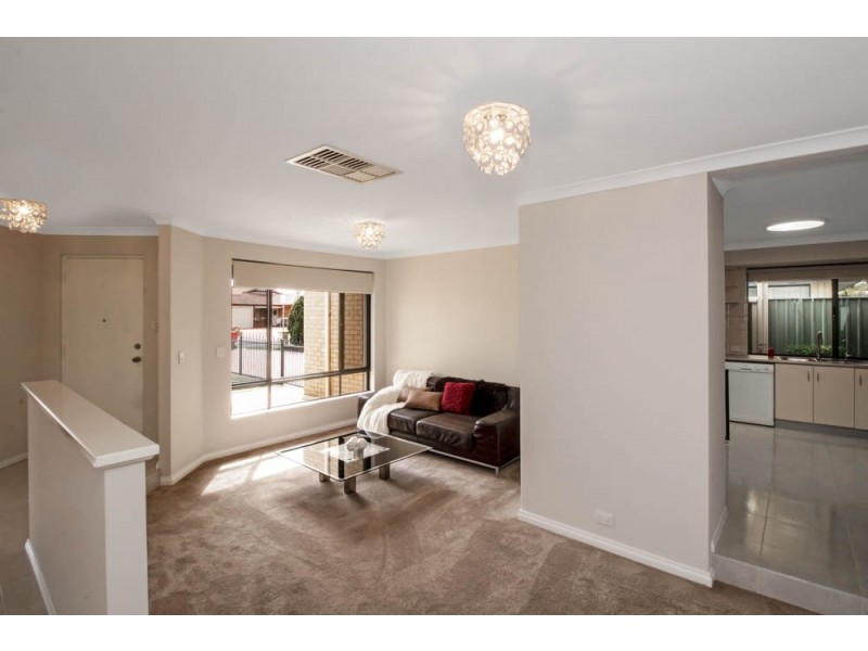 2 Hedges Retreat, Atwell WA 6164