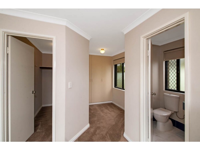 2 Hedges Retreat, Atwell WA 6164