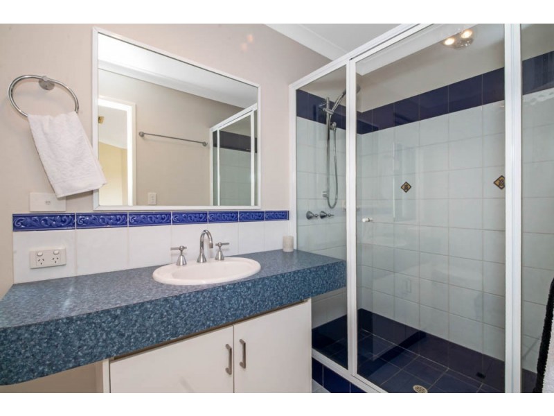 2 Hedges Retreat, Atwell WA 6164