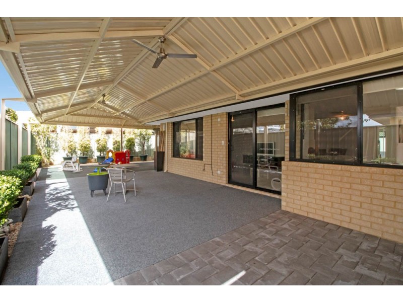 2 Hedges Retreat, Atwell WA 6164